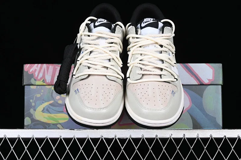 All Categories Nk SB Dunk Series Nk SB Dunk Low Low-top sneakers Customized large box Nk Dunk Low Panda Prank-Love Little Magic Card SB strap low-top casual sneakers DD1391-100